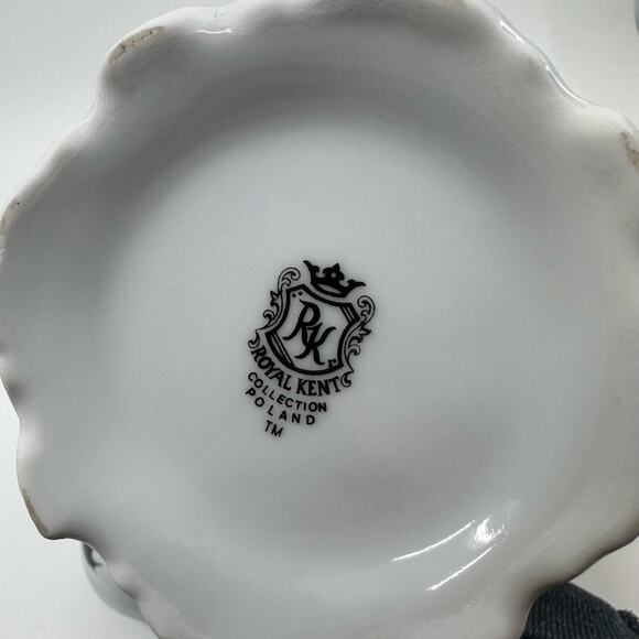 Holiday Holly by Royal Kent Collection Poland Teapot/Coffee Pot with Sugar Dish - Picture 6 of 11